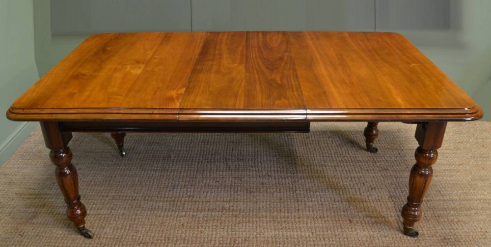 Quality Figured Walnut Victorian Antique Dining Table 