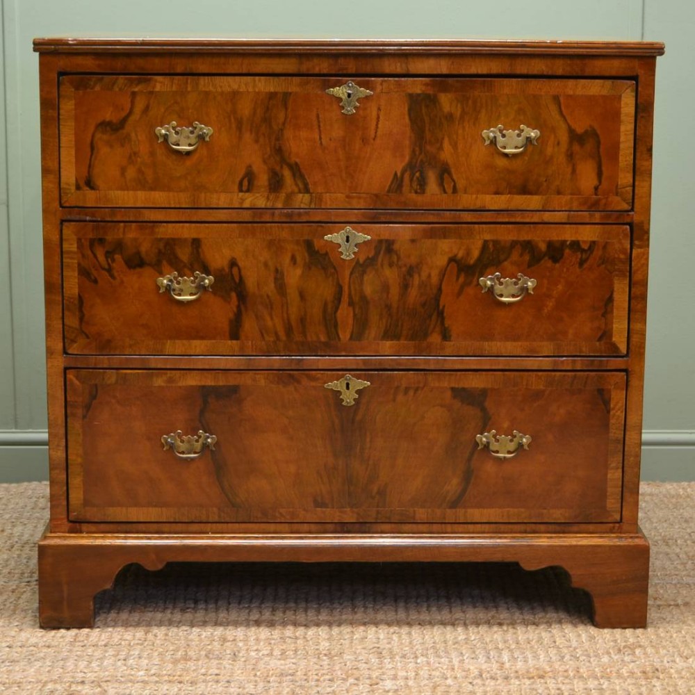 Beautifully Figured Victorian Antique Walnut Cross banded Georgian Design Chest Of Drawers.