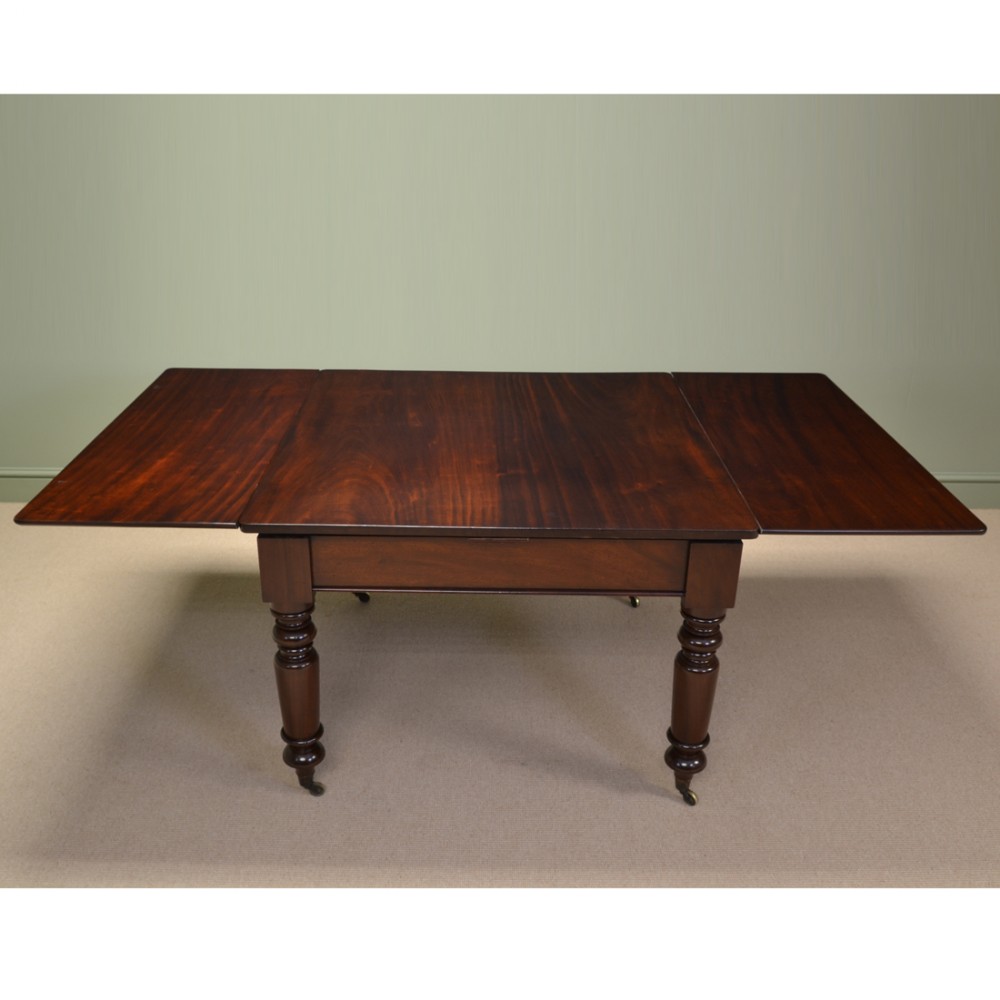 Beautifully Figured Antique Mahogany Victorian Draw Leaf Extending Universal Dining Table