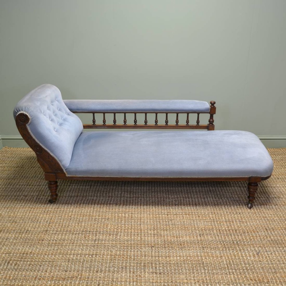 Victorian Walnut Antique Chaise Longue