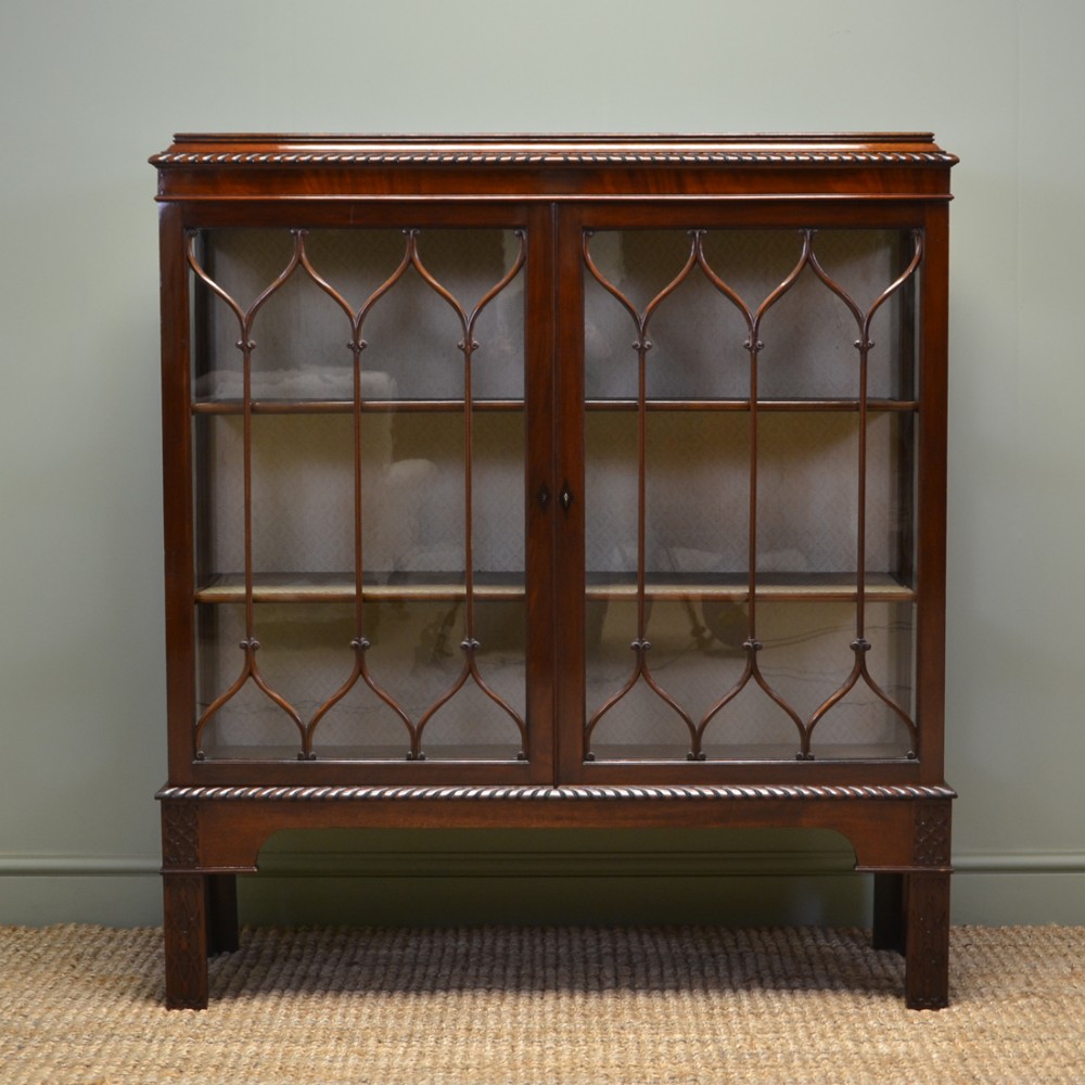 Quality Chippendale Design Edwardian Mahogany Display Cabinet