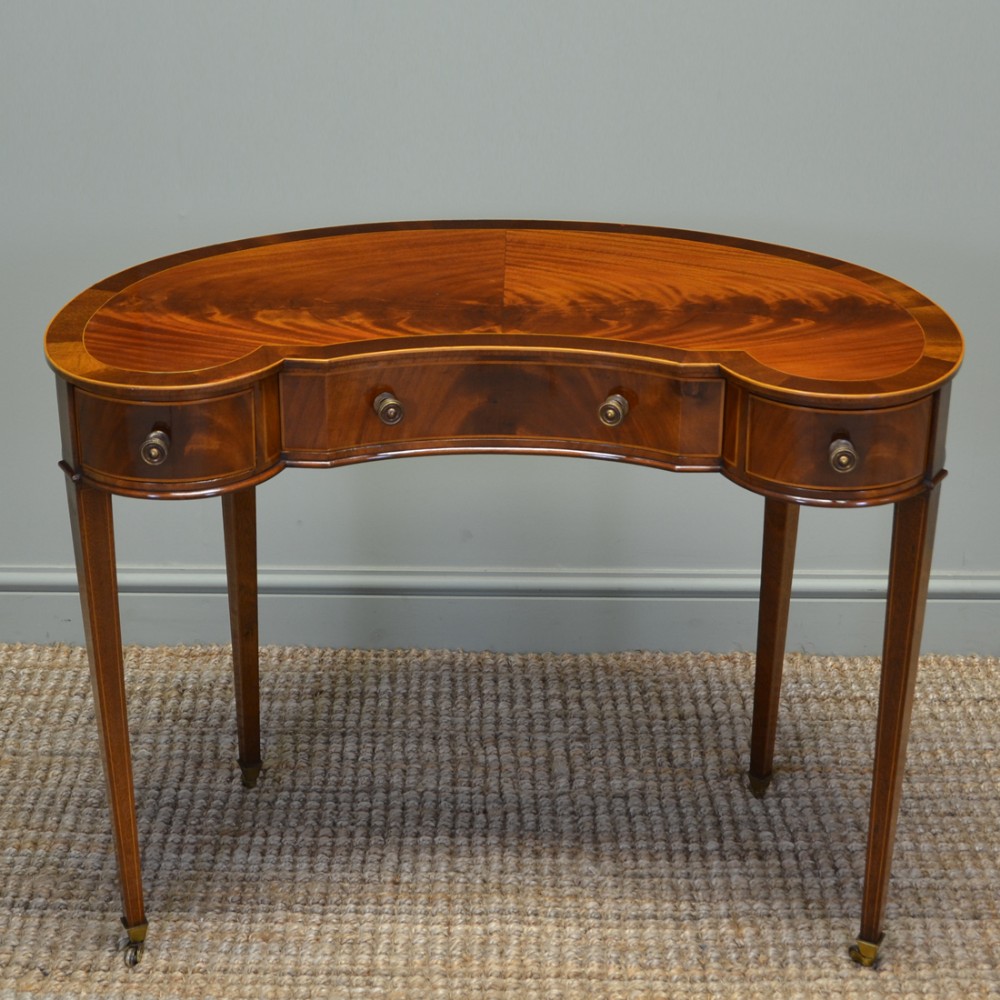 Fine Quality Edwardian Figured Mahogany Kidney Shaped Antique Writing Desk. 