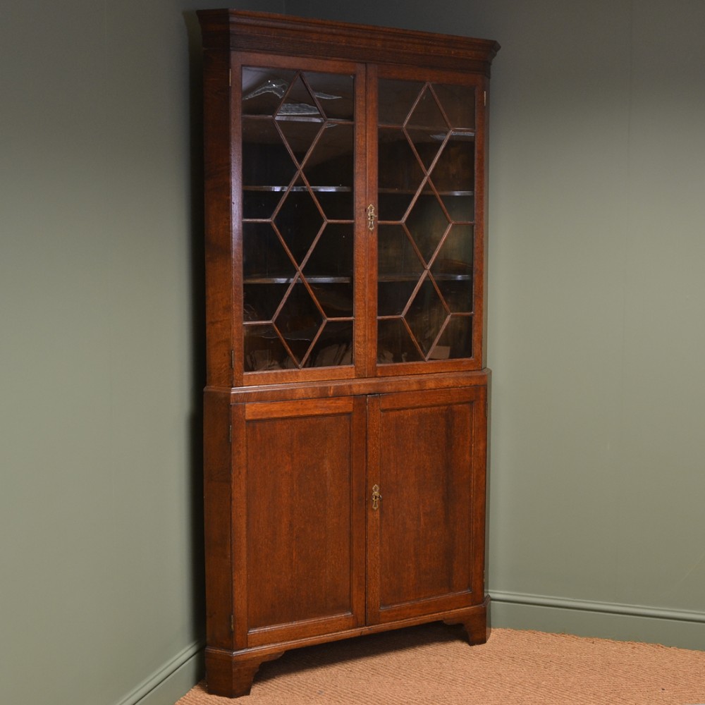 Large Period Oak Antique Georgian Floor Standing Corner Cabinet