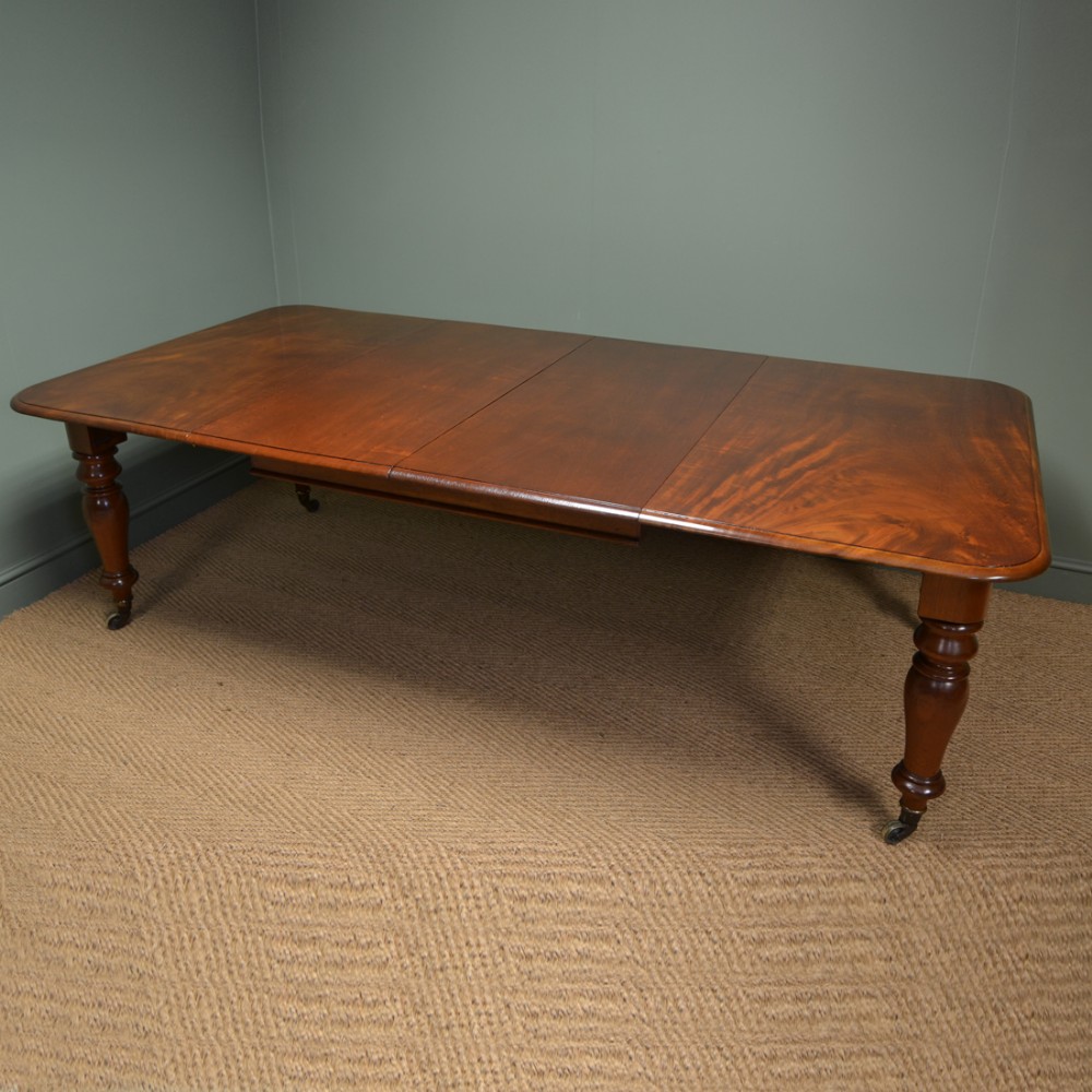 Large Figured Mahogany Victorian Antique Extending Dining Table
