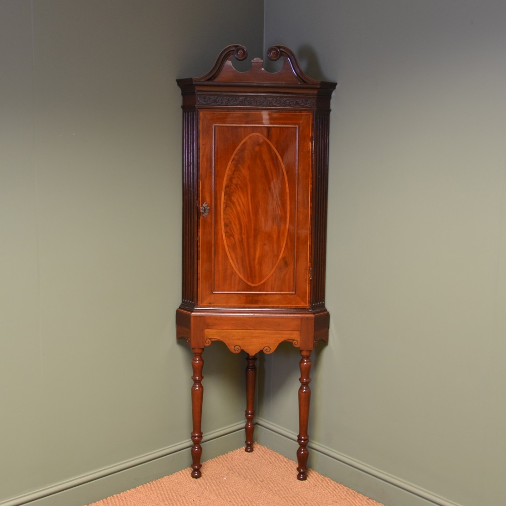 Elegant Georgian Figured Mahogany Antique Corner Cupboard on Stand