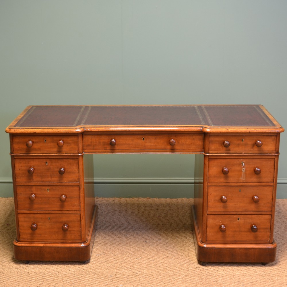 Fine Quality Victorian Mahogany Antique Pedestal Desk