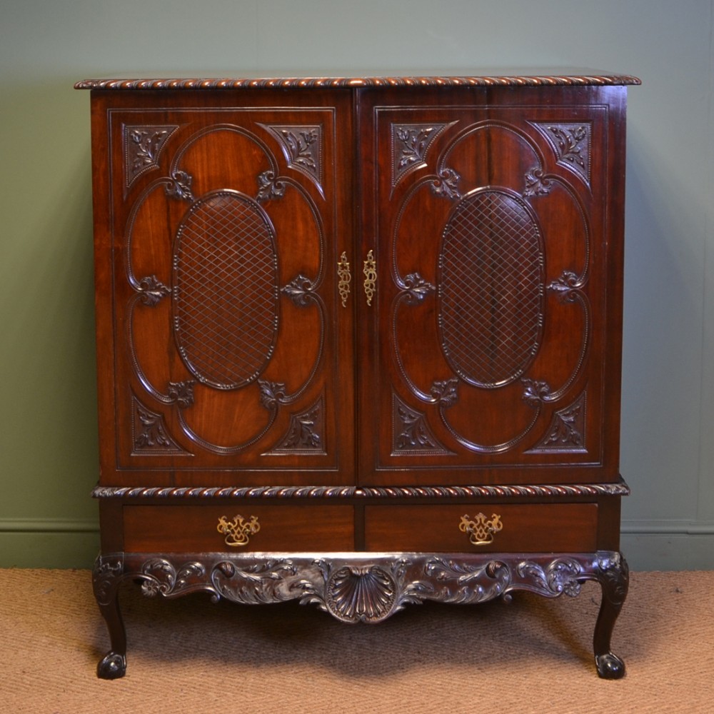 Spectacular Antique Victorian Decorative Carved Mahogany Cupboard