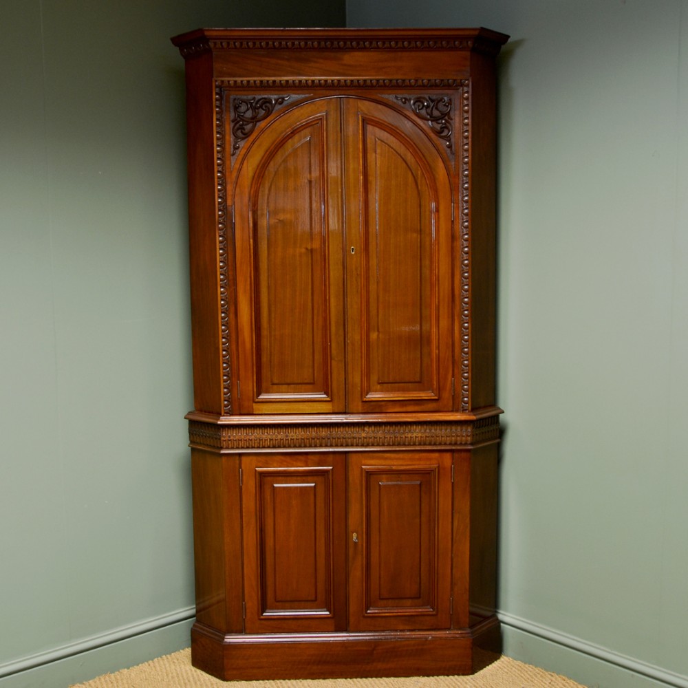 Magnificent Quality Victorian Walnut Antique Floor Standing Corner Cupboard