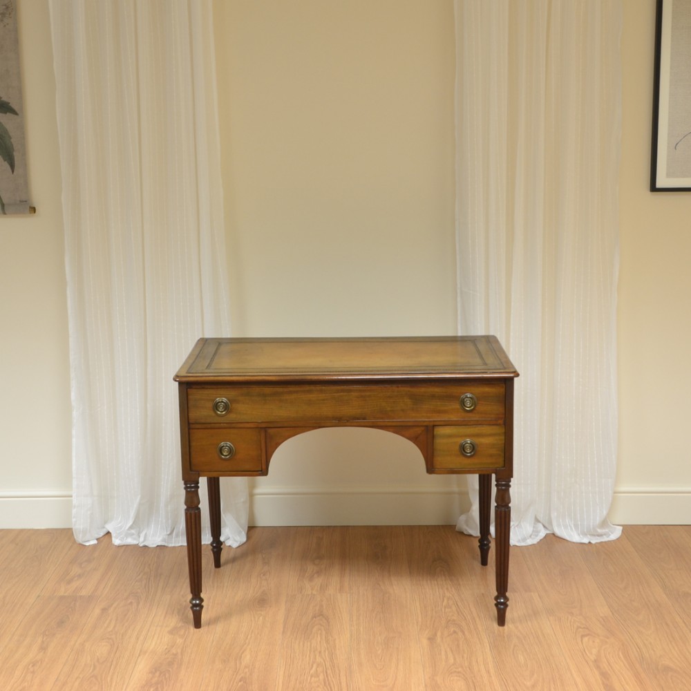Fine Quality Victorian Mahogany Antique Writing Table