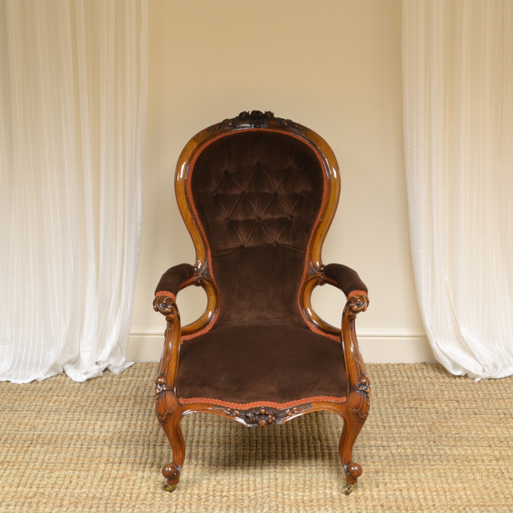 High Quality Victorian Walnut Antique Arm Chair
