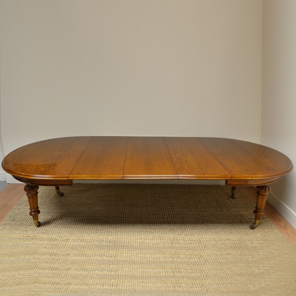 Spectacular Large Victorian Warm Oak Antique Wind-Out Extending Dining Table