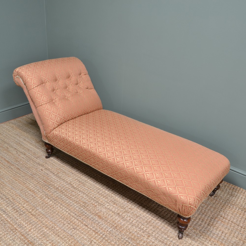 Victorian Walnut Antique Chaise Longue