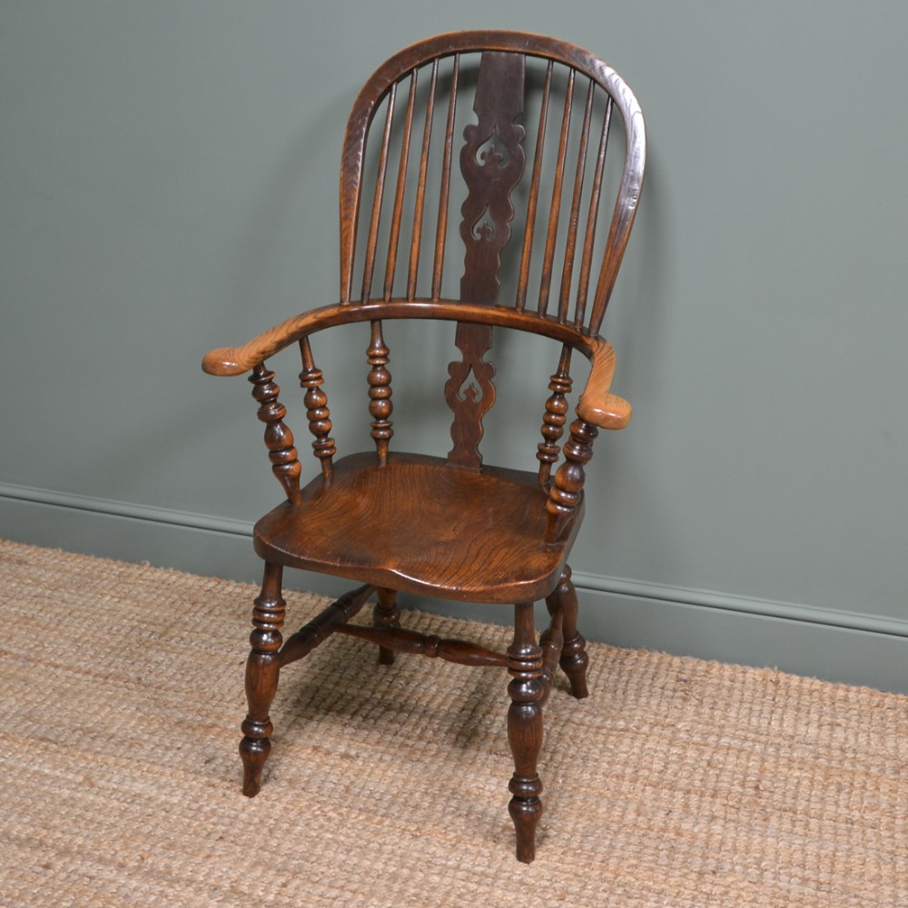 Quality Elm & Ash Broad Arm Antique Windsor Chair