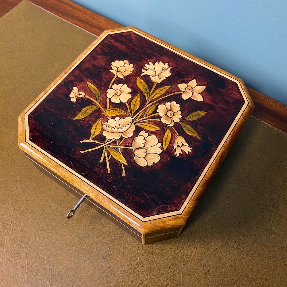 Stunning Victorian Inlaid Antique Jewellery Box
