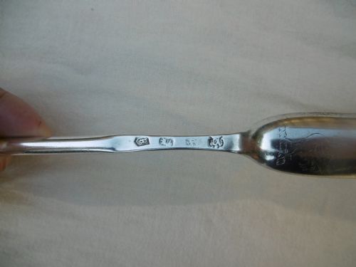1712 RARE QUEEN ANNE MARROW SCOOP BY J LADYMAN GREAT MARKS AND CREST - ADDITIONAL PHOTO 2