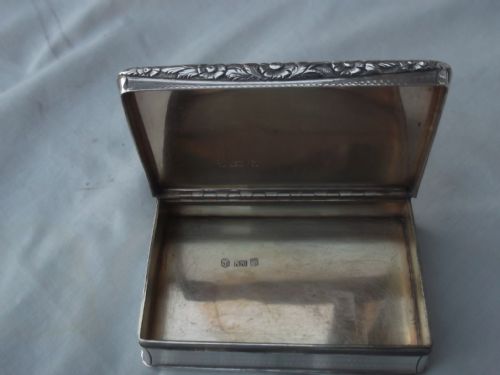 1832 FINE NATHANIEL MILLS SNUFF BOX WITH CAST BORDER 140G - ADDITIONAL PHOTO 1
