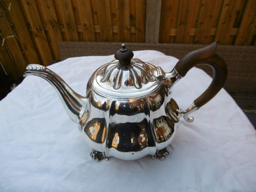 1822 fine georgian silver teapot by john wakefield 650g - CATEGORY: ANTIQUE SILVER - DATED GEORGIAN