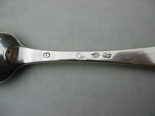 1736 VERY RARE IRISH SILVER SPOON BY ESTHER FORBES GREAT MARKS AND CREST - ADDITIONAL PHOTO 1