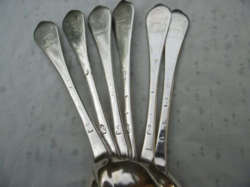 1706 VERY RARE SET OF QUEEN ANNE DOGNOSE TABLESPOONS BY J LADYMAN STAG CREST 460G - ADDITIONAL PHOTO 2