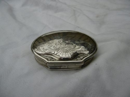 C1730 RARE SHELL SHAPED SILVER SNUFF BOX BY GM LOVELY DECORATION 40G - ADDITIONAL PHOTO 1