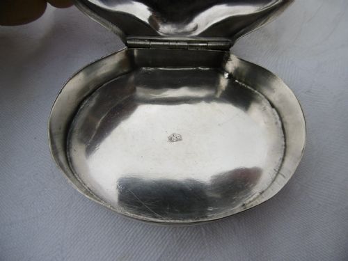 C1730 RARE SHELL SHAPED SILVER SNUFF BOX BY GM LOVELY DECORATION 40G - ADDITIONAL PHOTO 4