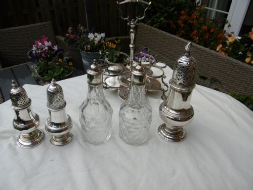 1761 FINE GEORGIAN SILVER WARWICK CRUET SET COMPLETE WITH BOTTLES AND CASTERS 830G SILVER - ADDITIONAL PHOTO 3