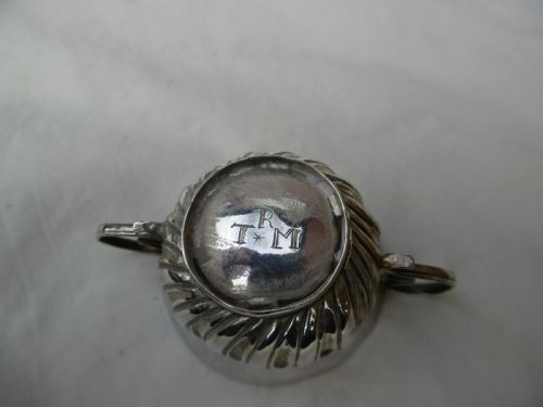 1696 LOVELY SMALL WILLIAM 111 PORRINGER BY MAKER PH 21G - ADDITIONAL PHOTO 5