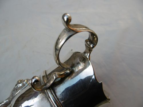 C1740 FINE QUALITY GEORGIAN IRISH SILVER HELMET CREAM JUG 180G - ADDITIONAL PHOTO 3