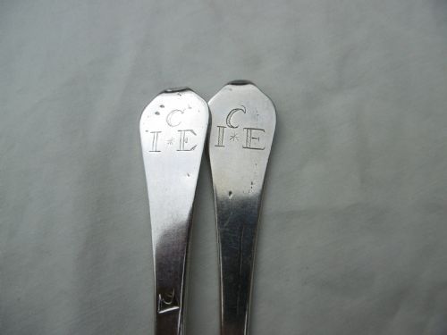 1699 RARE PAIR OF WILLIAM 111 DOGNOSE TABLESPOONS BY ISAAC DAVENPORT 114G - ADDITIONAL PHOTO 3