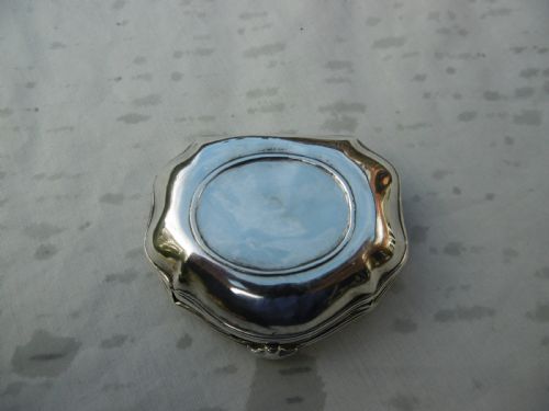 1741 LOVELY GEORGE 11 SNUFF BOX WITH NEPTUNE SCENE BY R COX FULLY HALLMARKED 65G - ADDITIONAL PHOTO 2