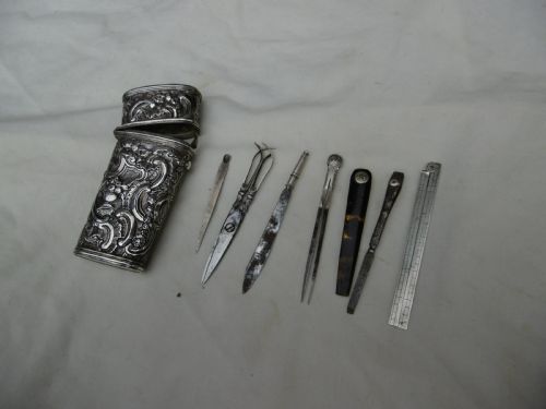 C1750 FINE RARE GEORGIAN SILVER ETUI WITH SOME TOOLS SEE PHOTOS - ADDITIONAL PHOTO 2
