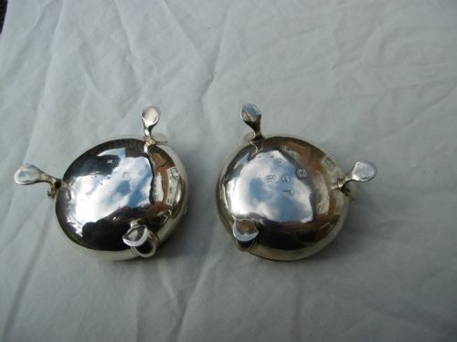 1762 FINE PAIR OF SCOTTISH EDINBURGH SALTS BY JOHN EDMONSTONE 170 GRAMS - ADDITIONAL PHOTO 1