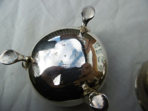 1762 FINE PAIR OF SCOTTISH EDINBURGH SALTS BY JOHN EDMONSTONE 170 GRAMS - ADDITIONAL PHOTO 3