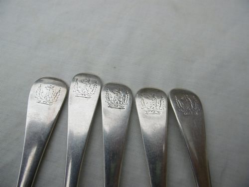 1751 RARE SET OF 5 GEORGE 11 3 PRONGED DESSERT FORKS BY E COKER 200G GREAT CREST - ADDITIONAL PHOTO 2