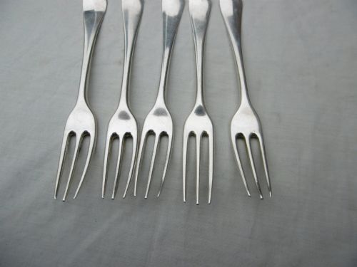 1751 RARE SET OF 5 GEORGE 11 3 PRONGED DESSERT FORKS BY E COKER 200G GREAT CREST - ADDITIONAL PHOTO 5