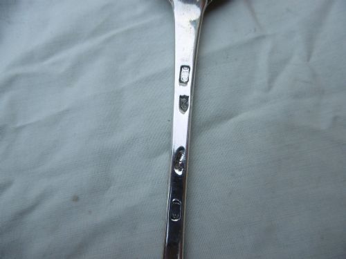 1775 RARE IRISH GEORGIAN HOOK END BASTING SPOON BY JOHN CRAIG NICE CREST 120G - ADDITIONAL PHOTO 2