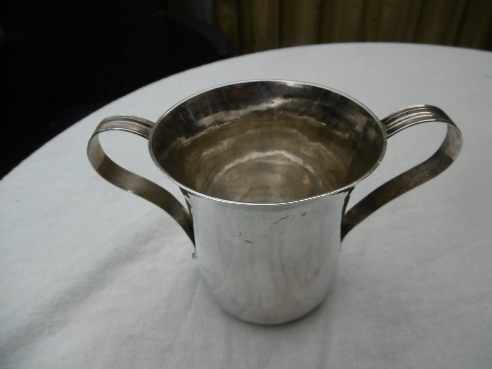 1795 very good George 111 Newcastle silver cup or porringer by J Langlands