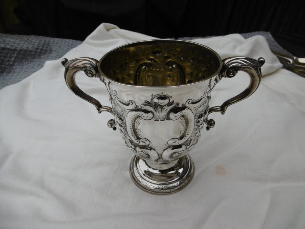 1777 fine Georgian George 111 Irish silver cup by John Locker 375g