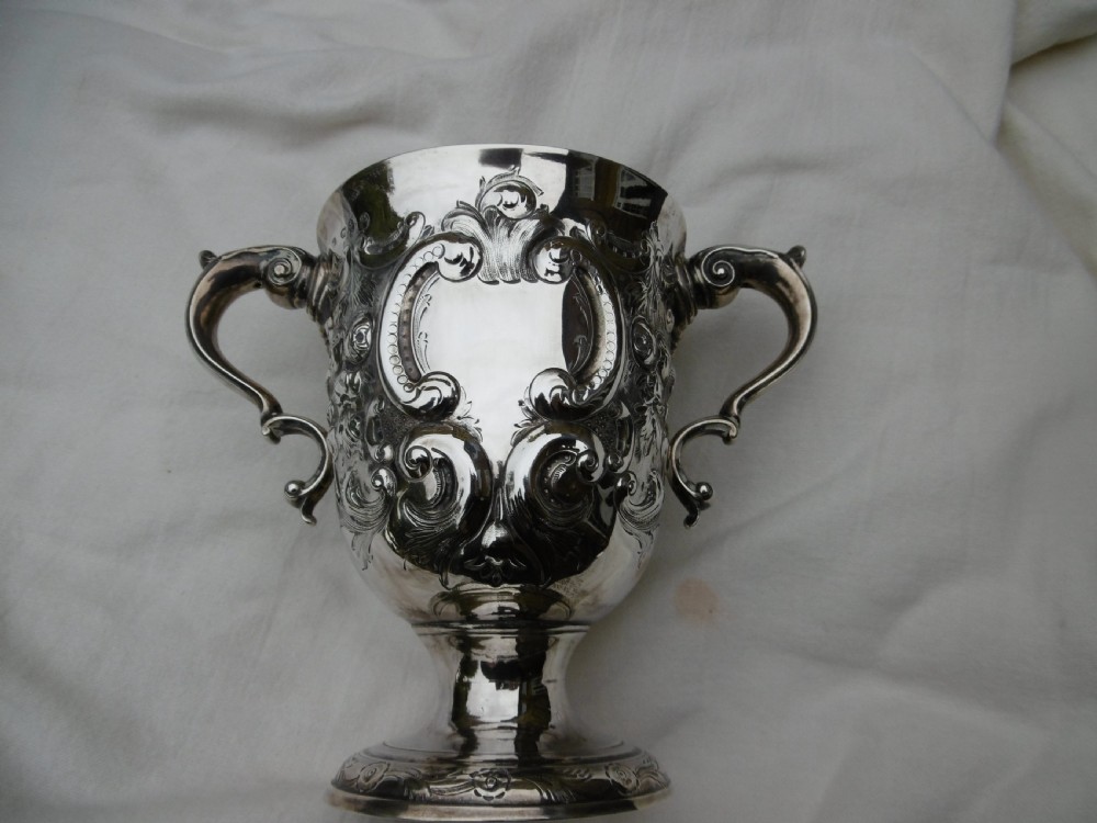 1777 fine Georgian George 111 Irish silver cup by John Locker 375g View II