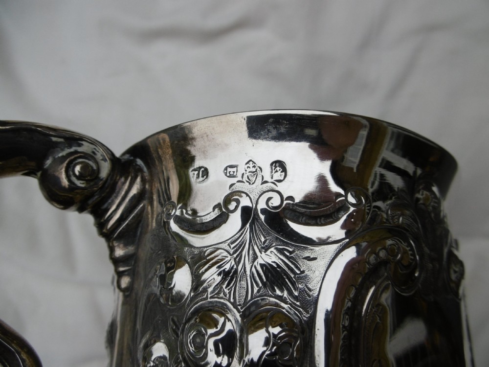 1777 fine Georgian George 111 Irish silver cup by John Locker 375g View III