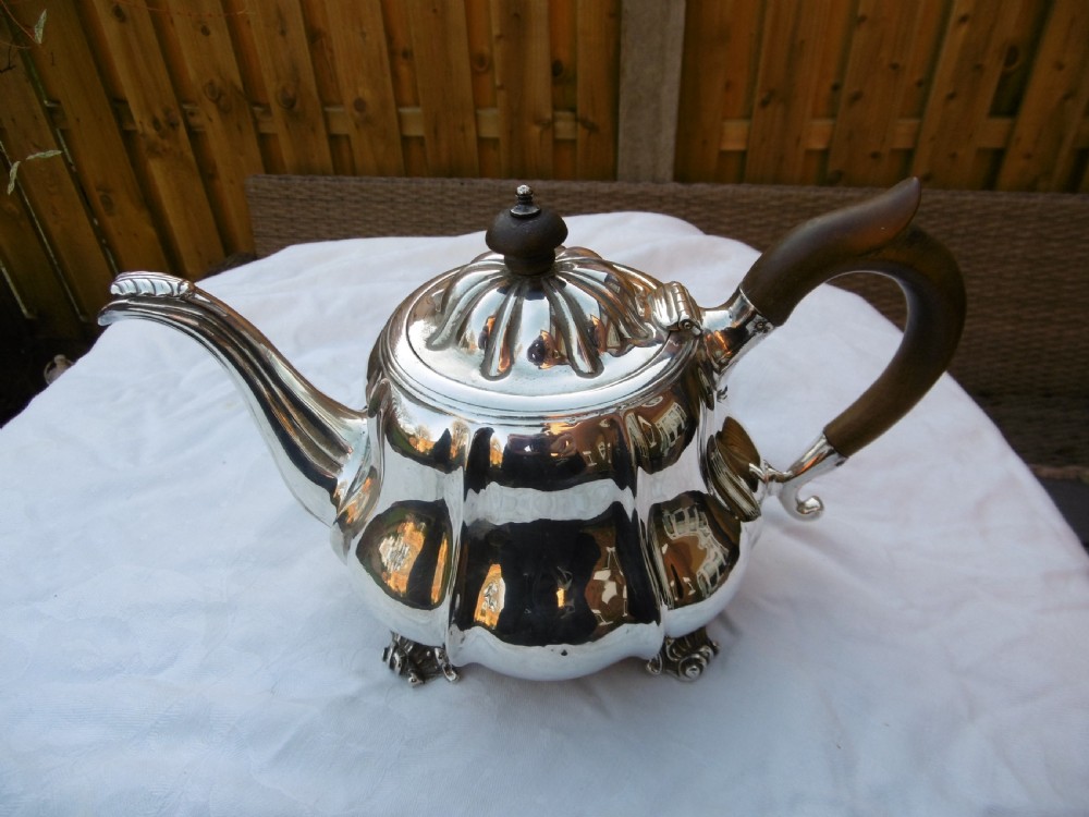 1822 fine Georgian silver teapot by John Wakefield 650g