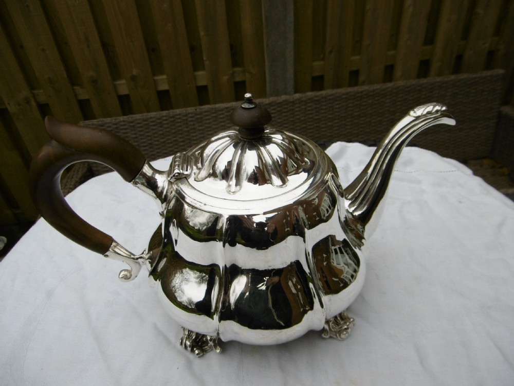 1822 fine Georgian silver teapot by John Wakefield 650g View III