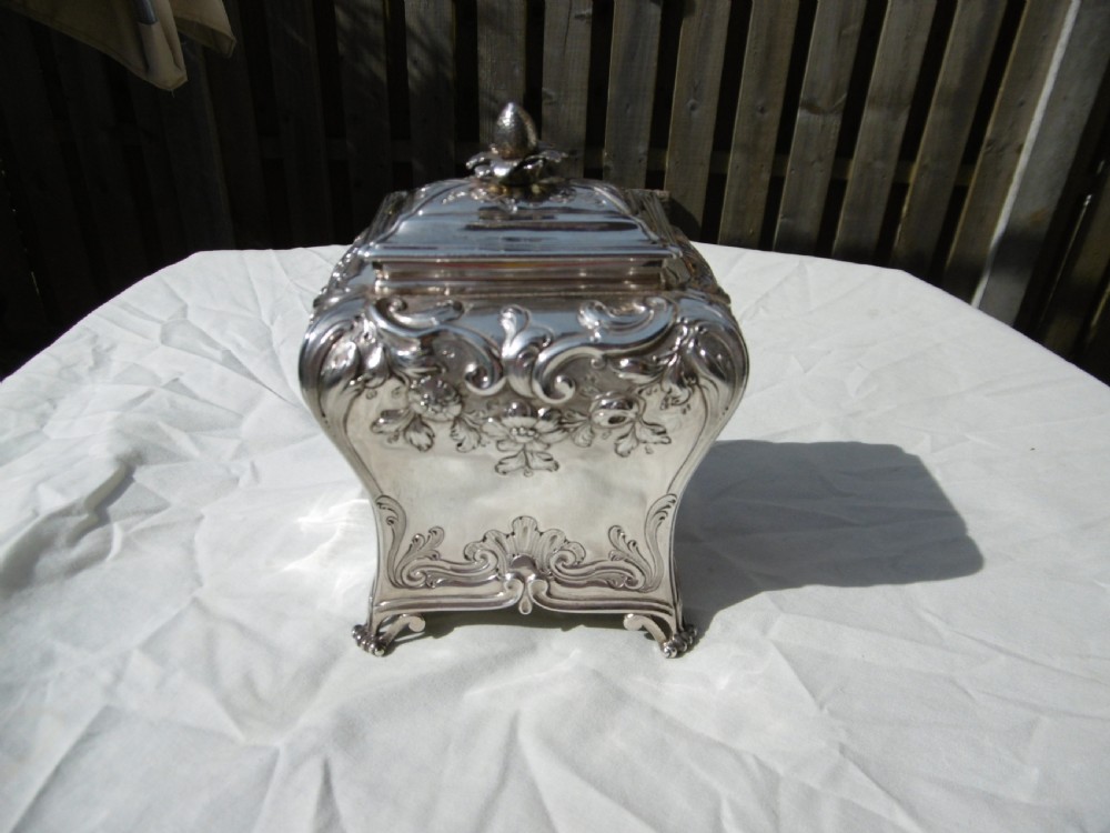 1760 fine George 111 tea caddy by top makers Daniel Smith and Robert Sharp 230g