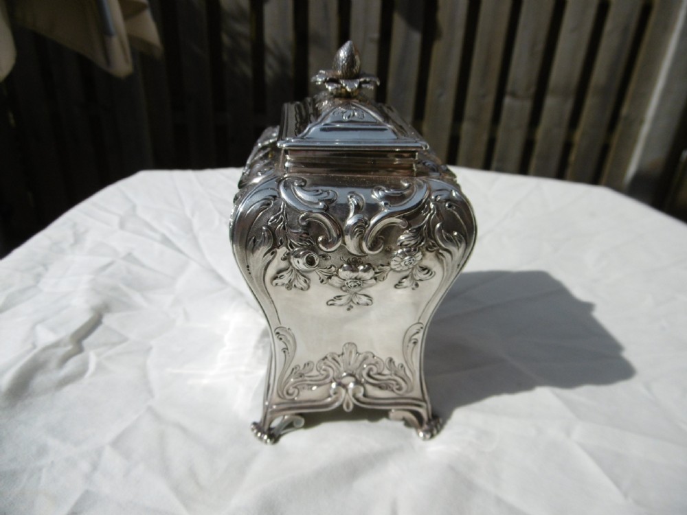 1760 fine George 111 tea caddy by top makers Daniel Smith and Robert Sharp 230g View II