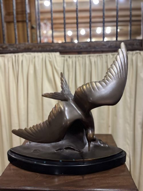 Majestic bronze seagull signed Lovim