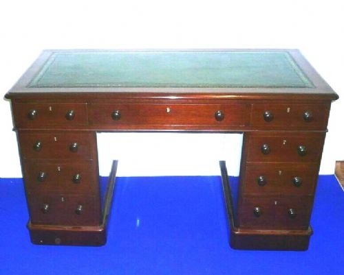 Mahogany Antique Pedestal  Desk