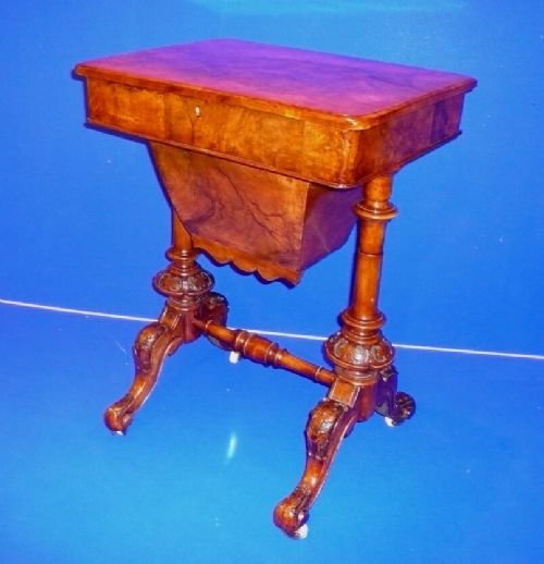 Very Good Victorian Burr Walnut Antique Sewing Table