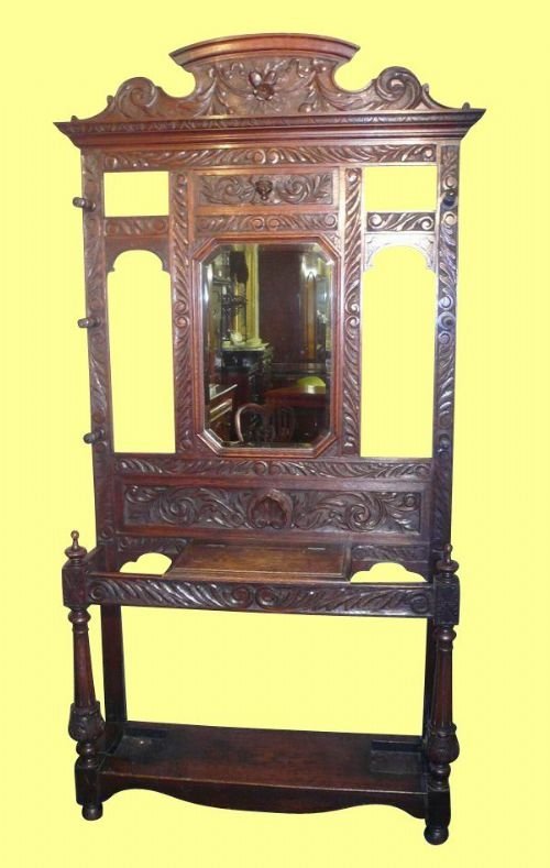 Very Good Carved Oak Antique Hall Stand with Bevelled Mirror Inset