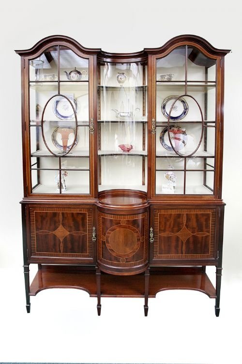 Fine Quality Inlaid Mahogany Display Cabinet