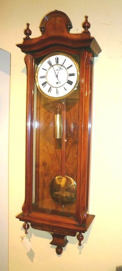 Very Fine Quality Victorian Figured  Walnut Single Weighted Vienna Clock
